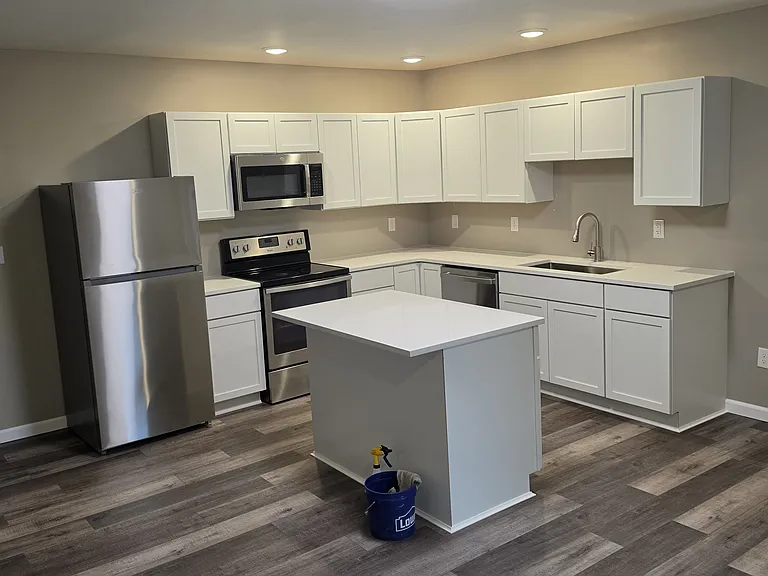 506 W Dominick St #1 — Photo 6