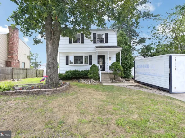 3 Doe Dr, Blackwood, NJ 08012