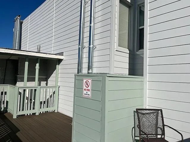 379 Chestnut St — Photo 14