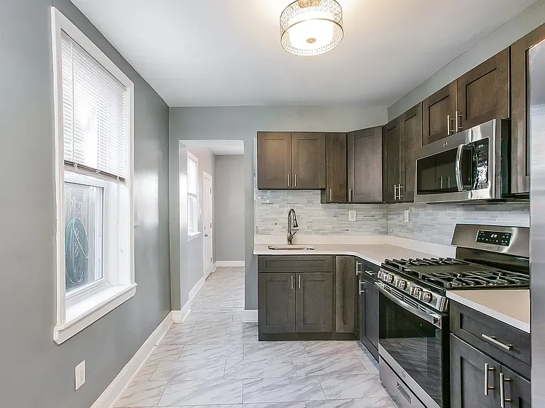 2811 E Venango St — Photo 18