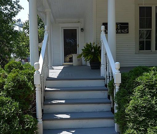 Front covered porch to enjoy