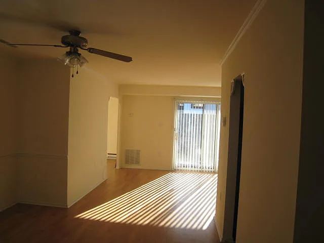 Building Photo - 10008 Stedwick Rd #102