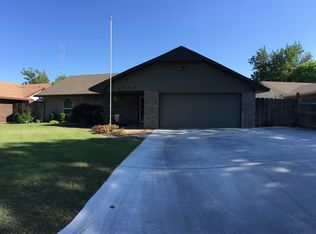 2605 Stratford Dr, Enid, OK 73703