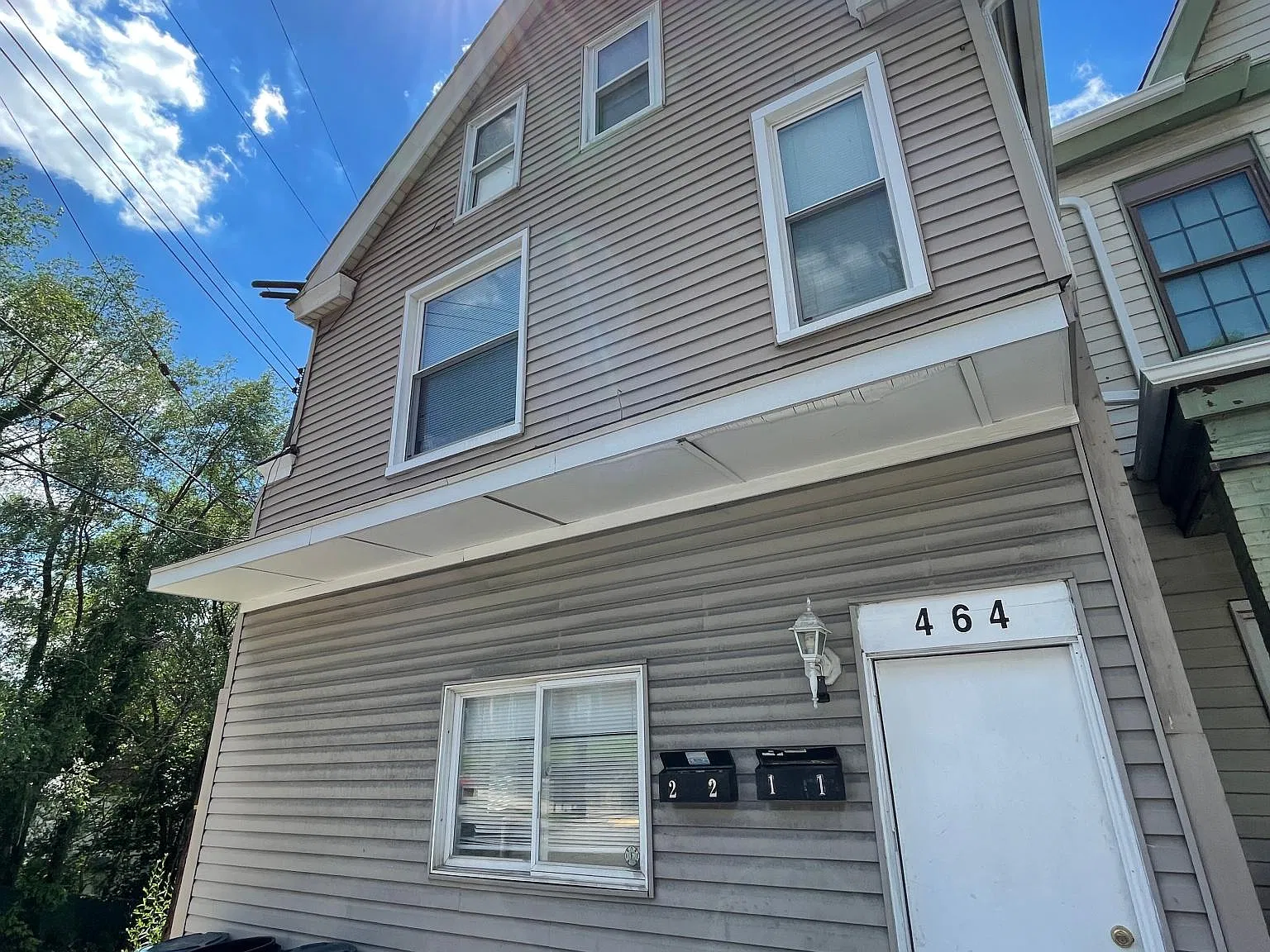 5 bed, 3565 sqft, $2,200 — Photo 1