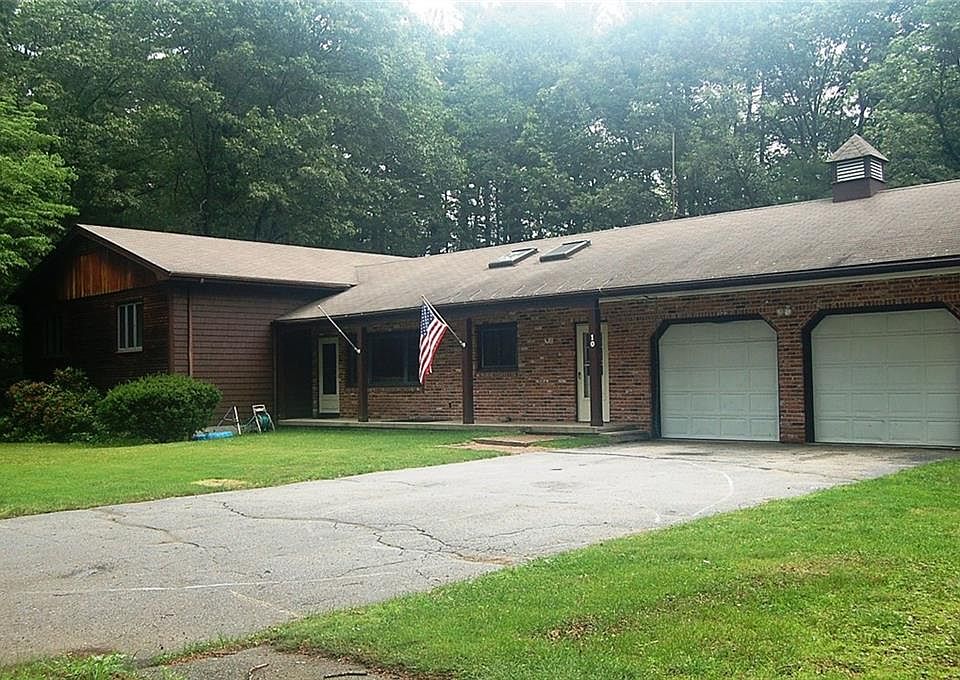 1st image of 10 Winsor Ln