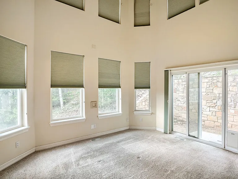 692 Louis Dr #1 — Photo 4