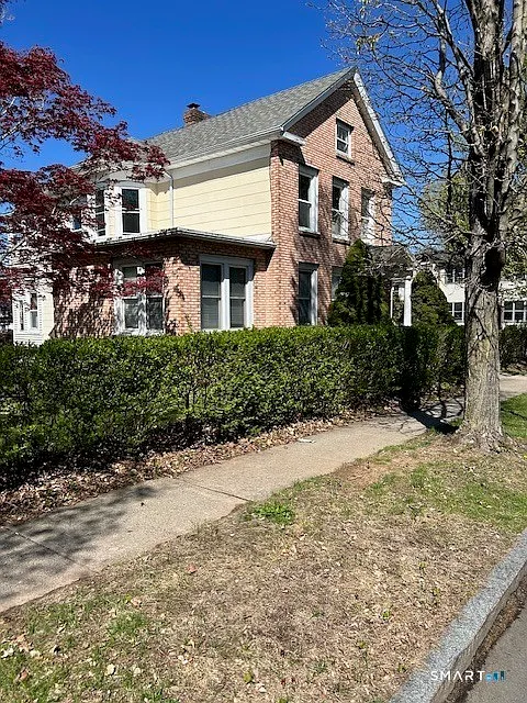 2 bed, 2.0 bath, 2029 sqft, $1,700 — Photo 3