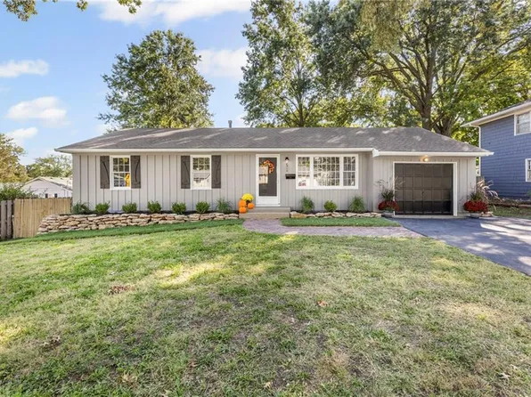 8315 W 91st Ter, Overland Park, KS 66212