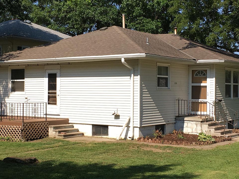1st image of 220 W Sherman St