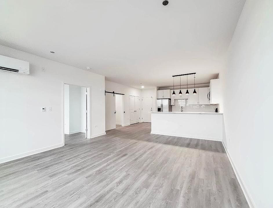 1st image of 4708 N Wolcott Ave #4W