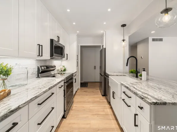 335 Heritage Village #B, Southbury, CT 06488