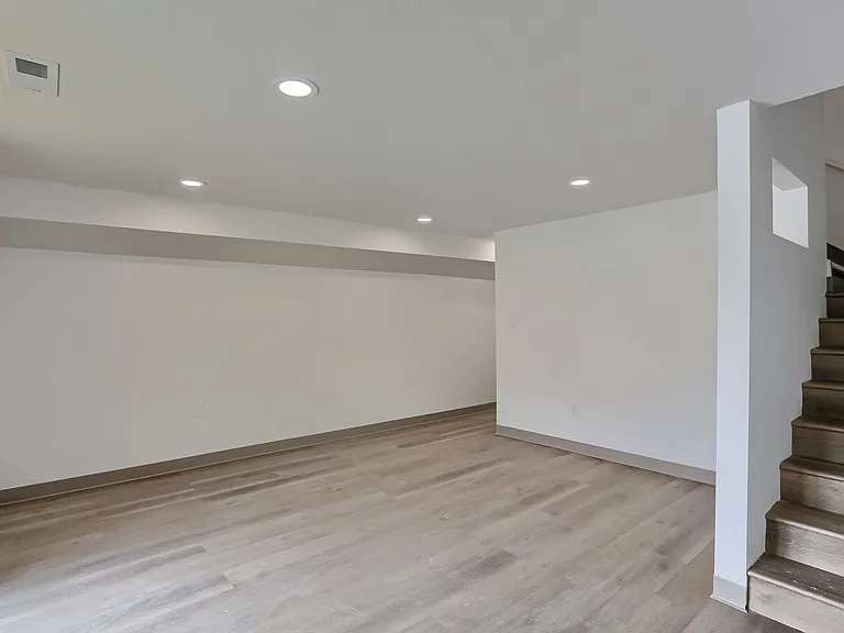 153 Kathleen Dr #1 — Photo 20