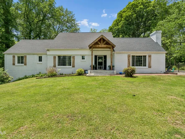 321 Baron Dr, Johnson City, TN 37601
