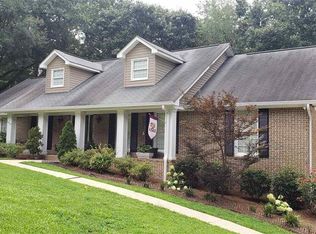 232 Merit Cir, Gadsden, AL 35901