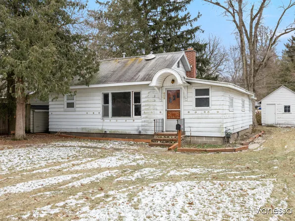 609 W Montcalm St, Greenville, MI 48838