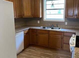 400 Meadow Dr, Bridge City, TX 77611