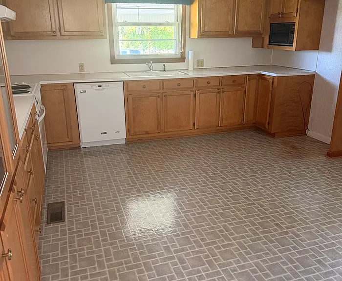 28100 Carolina Ave — Photo 5