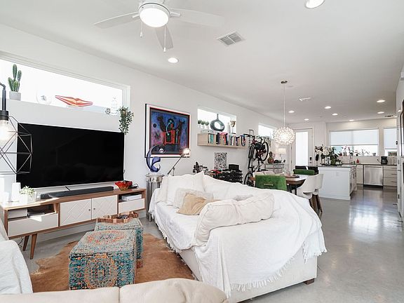 3rd image of 102 Tendick St Unit 204