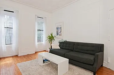 Rented by R New York