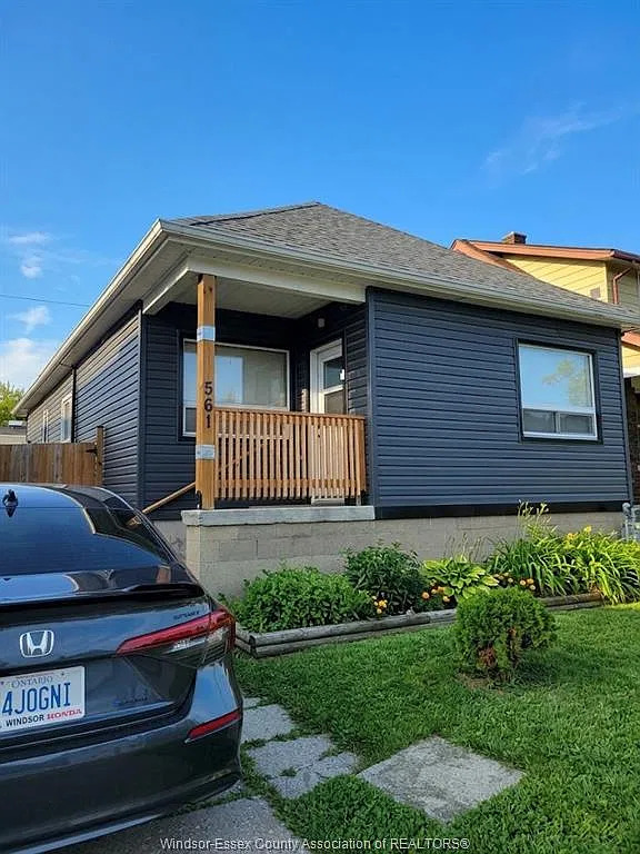 3 bed, $2,000 — Photo 2