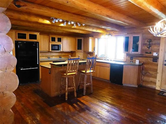 3rd image of 53 Skyline Dr W