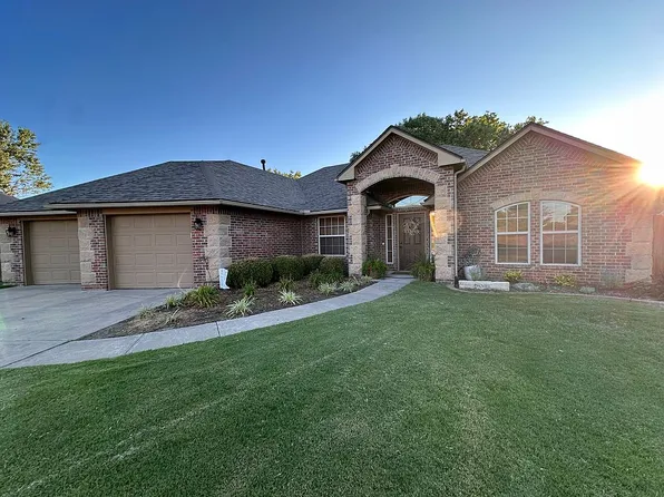 3206 Woodmont Cir, Ponca City, OK 74604