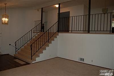 2nd image of 121 Evelyn Cir