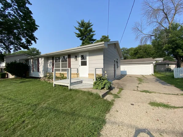3828 79th St, Urbandale, IA 50322