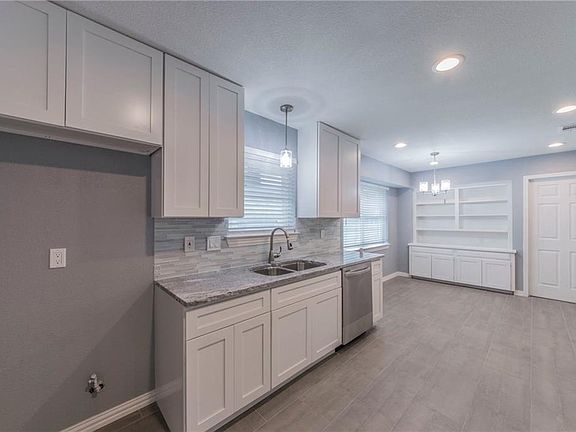 2nd image of 6709 Kingswood Dr