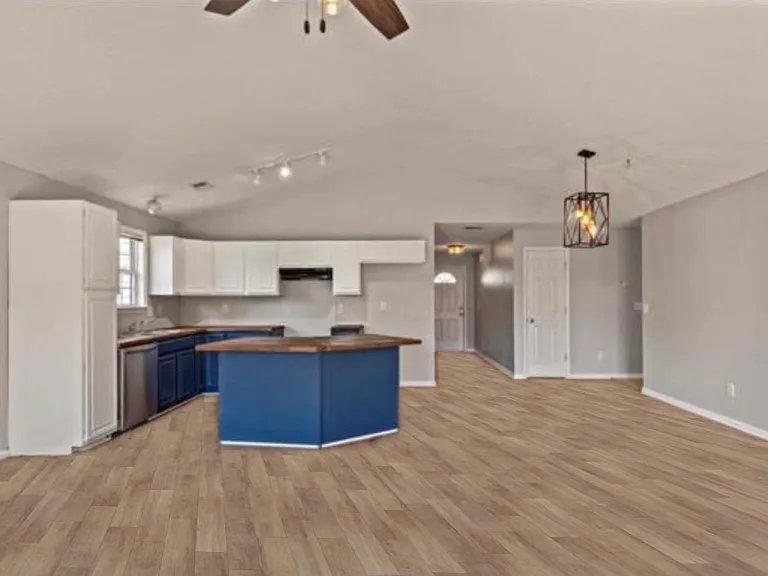 8 Sweetland Ct — Photo 7