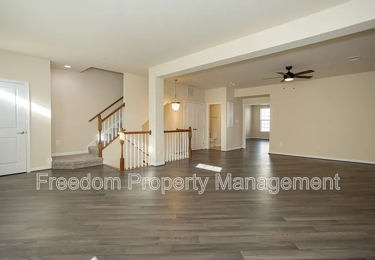 7408 Brunson Cir — Photo 13