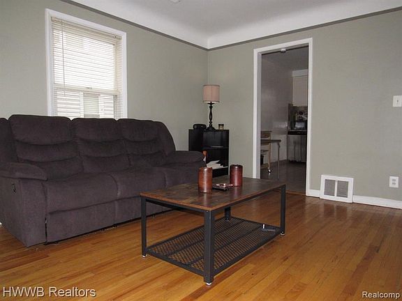 2nd image of 3644 Thomas Ave