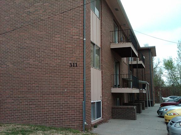 5th image of 311 S Jefferson St APT 1