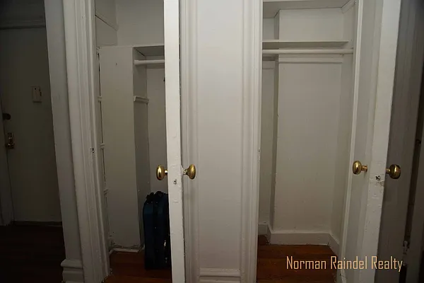 Rented by Norman Raindel, LREB | media 25