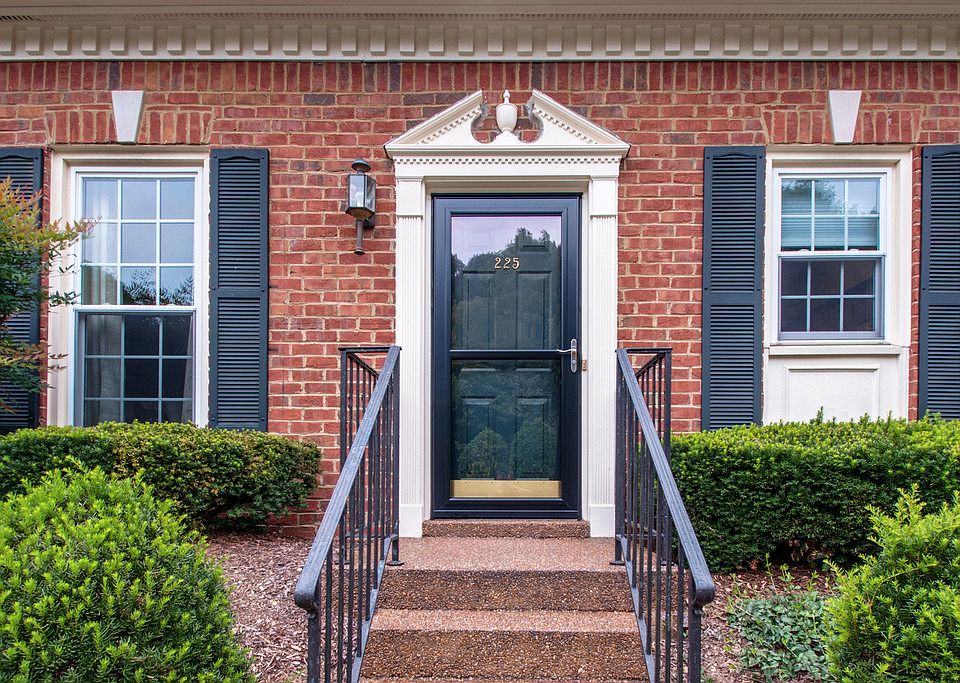 1st image of 225 Windsor Terrace Dr