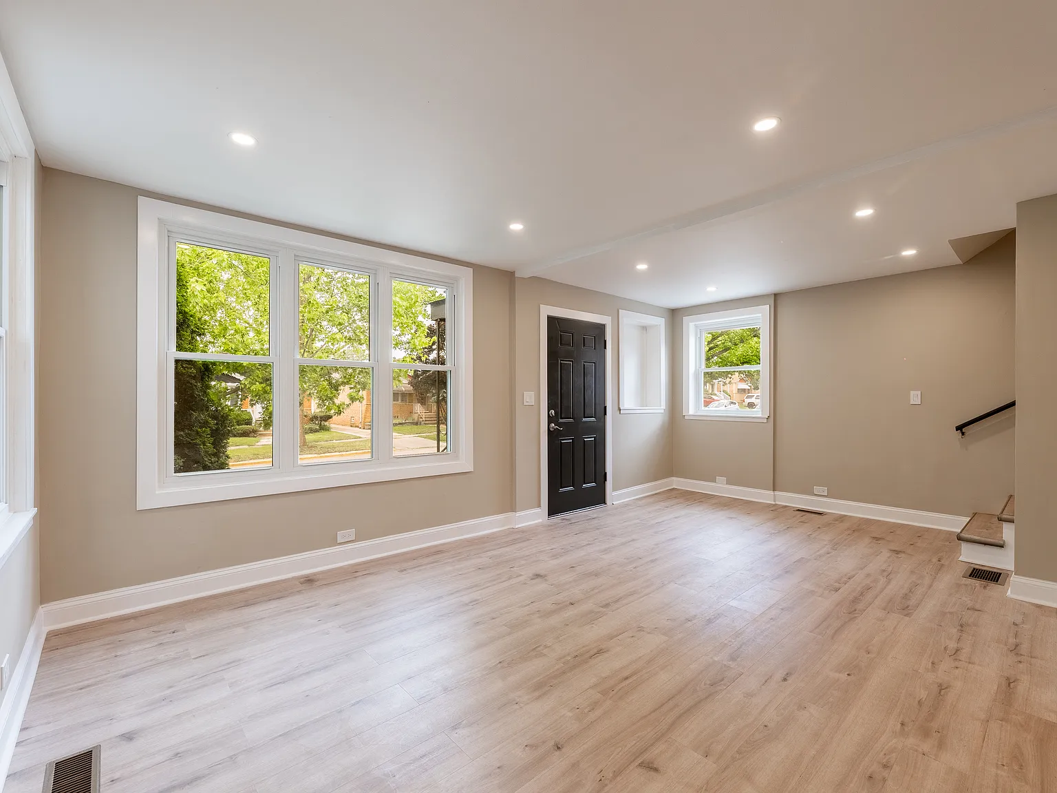3 bed, 1800 sqft, $2,599 — Photo 4