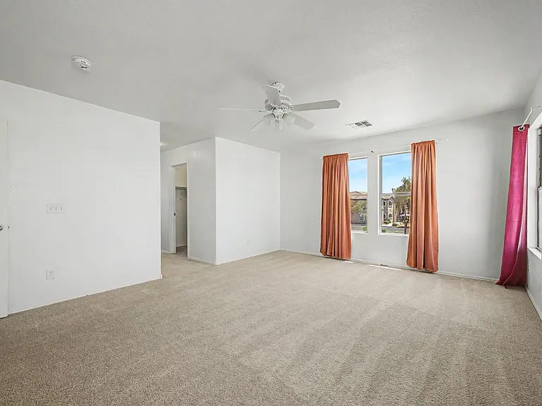 559 W Viola St — Photo 22