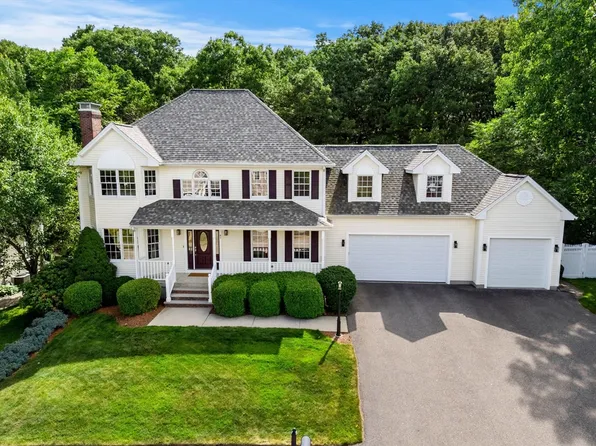 41 Fairway Dr, Woburn, MA 01801