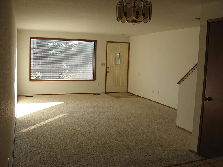 824 Jensen Duplex — Photo 15