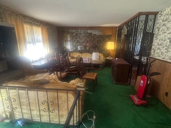 4th image of 222 Webster Way