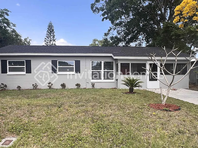 2831 Sanka Dr — Photo 1