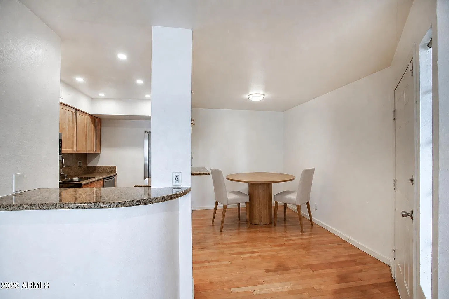 2 bed, 2.0 bath, 860 sqft, $1,200 — Photo 4