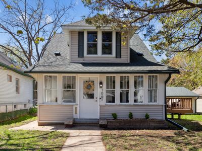 1061 Oxford St N, Saint Paul, MN, 55103