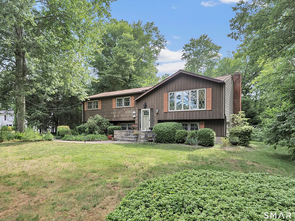1st image of 23 Leighton Court