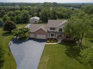 8197 N Pheasant Trl, Stillman Valley, IL 61084