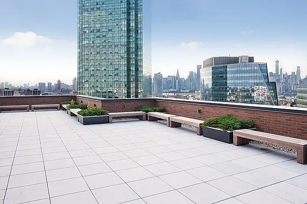 Rented by The Agency | media 17