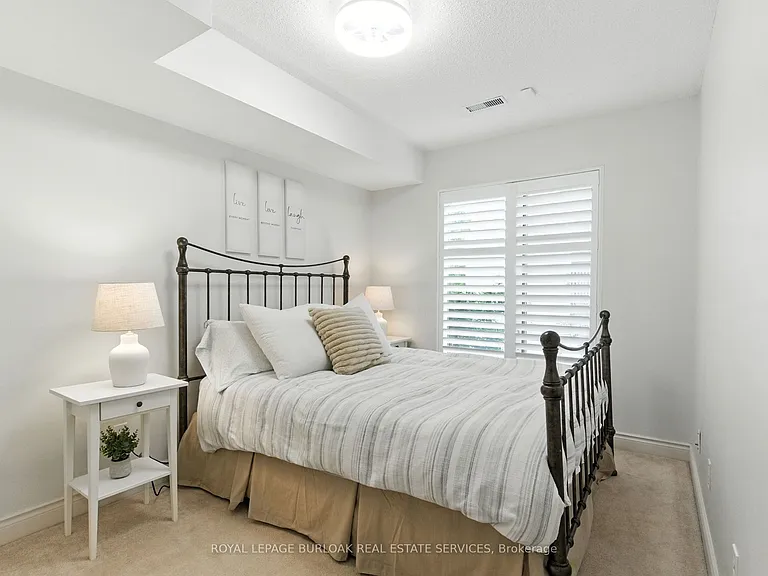 442 Maple Ave #7 — Photo 20
