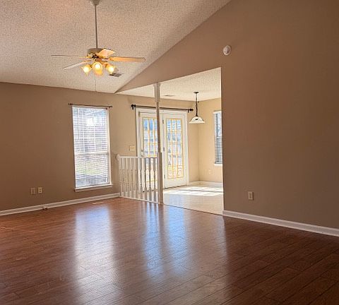 5th image of 229 Stonewood Dr
