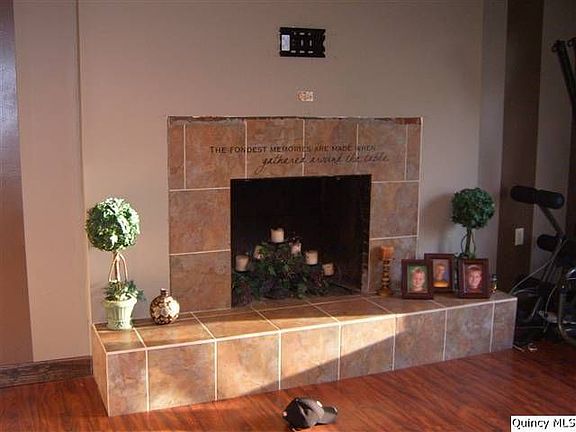 Home for Sale in Payson, IL $109,000