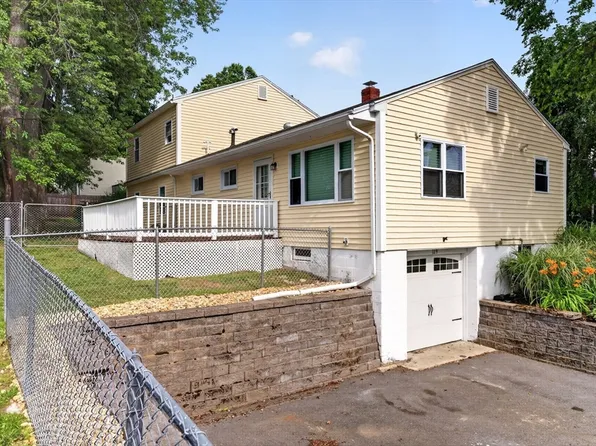 119 High St, North Andover, MA 01845